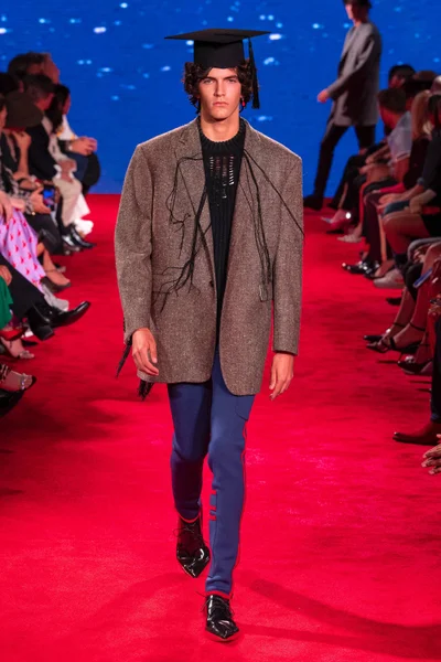 Look 38